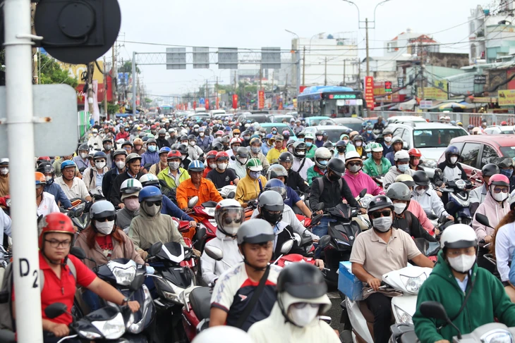 kẹt xe - Ảnh 5.