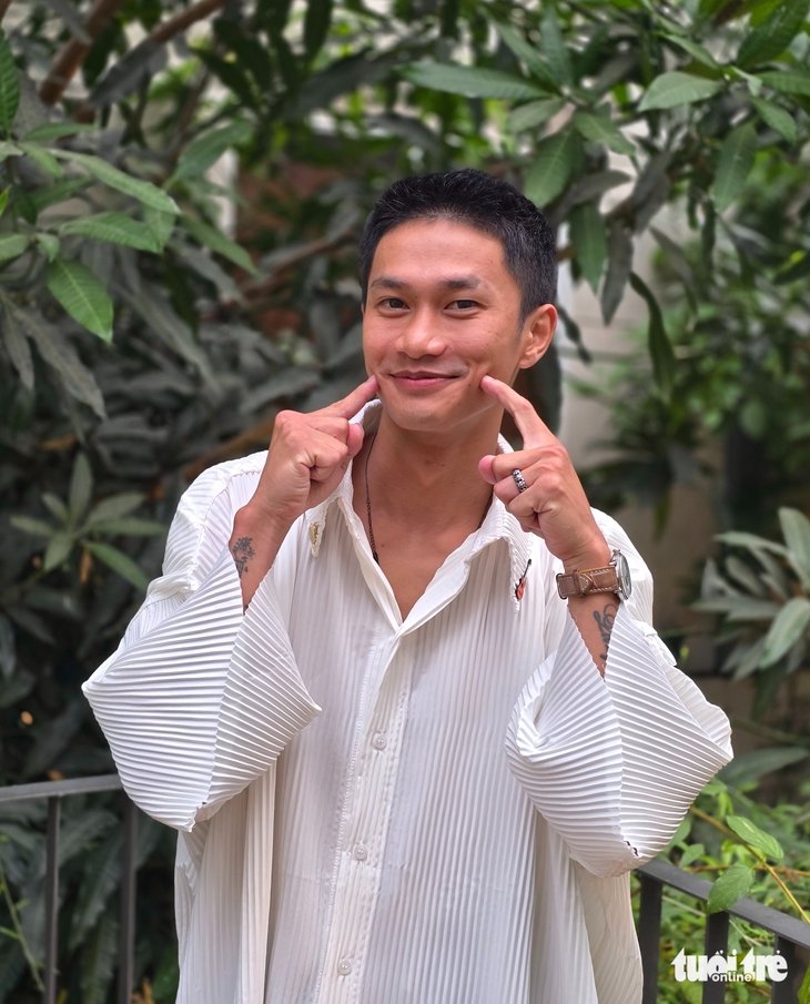 Nguyễn Hùng 'Còn gì đẹp hơn' và 'Mưa đỏ': Từ 5 khán giả đến concert quốc gia - Ảnh 2. Nguyễn Hùng - Ảnh 2.