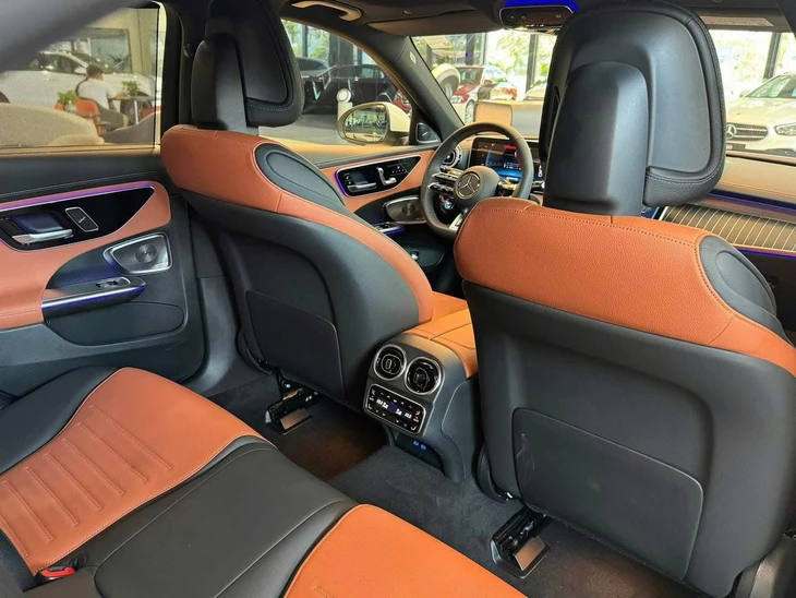 Mercedes-AMG C 43 - Ảnh 11.