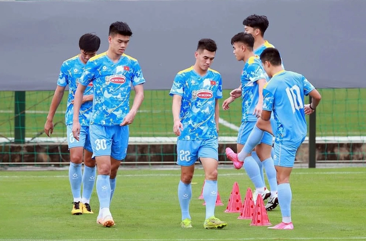 Vì sao trung vệ cao gần 2m không được chọn cho U23 Việt Nam? - Ảnh 1.