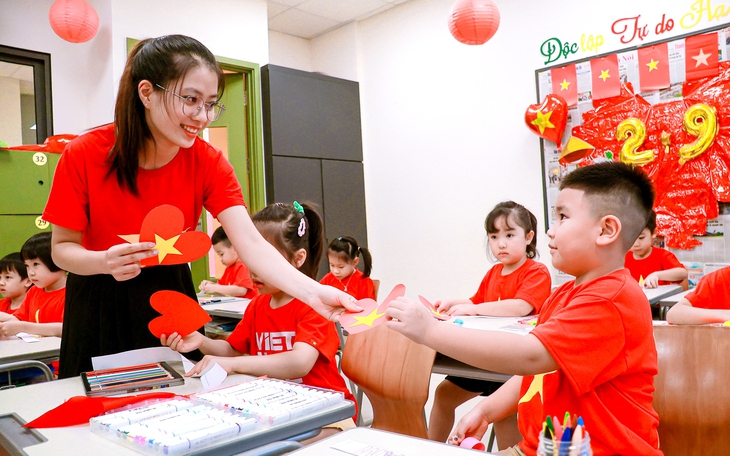 Làm thế nào cho con tuổi thơ hạnh phúc? - Kỳ 5: 'Dụ' con ra khỏi phòng - Ảnh 2.