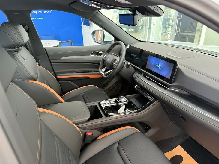 Tin tức giá xe: Ford Territory 2025 vừa ra mắt đã được đại lý giảm giá 20 triệu đồng - Ảnh 2.