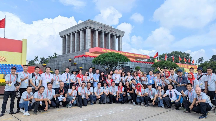 Các nhà quay phim kể hậu trường quay diễu binh Quốc khánh: Từ áp lực kinh hoàng đến vỡ òa cảm xúc - Ảnh 1. Quốc khánh - Ảnh 1.