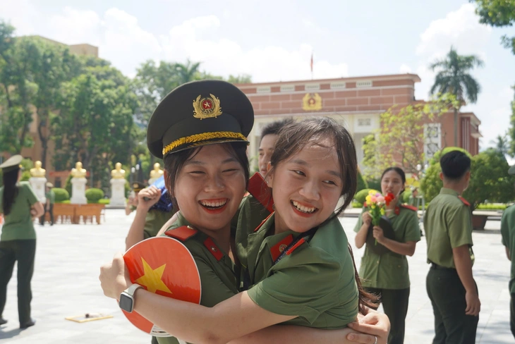 Chiến sĩ A80 trở về 'khối đi học', kể lại hành trình đầy cảm xúc - Ảnh 5. A80 - Ảnh 5.