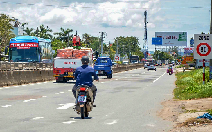 Thực hư biển báo tốc độ 60km/h đặt ngay sau 70km/h trên quốc lộ 1 - Ảnh 2.