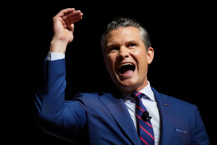 Bộ trưởng Chiến tranh Mỹ Hegseth chê các tướng thừa cân, quyết cải tổ Lầu Năm Góc - Ảnh 1.