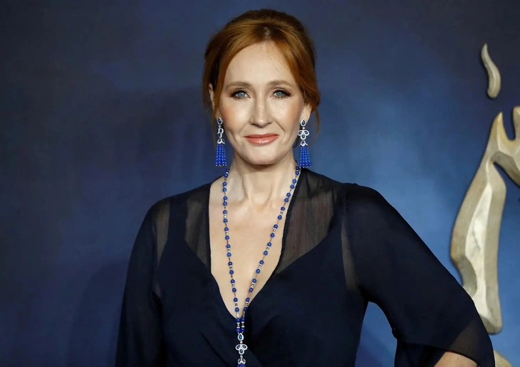 J. K. Rowling và Emma Watson bất đồng quan điểm về người chuyển giới - Ảnh 1.