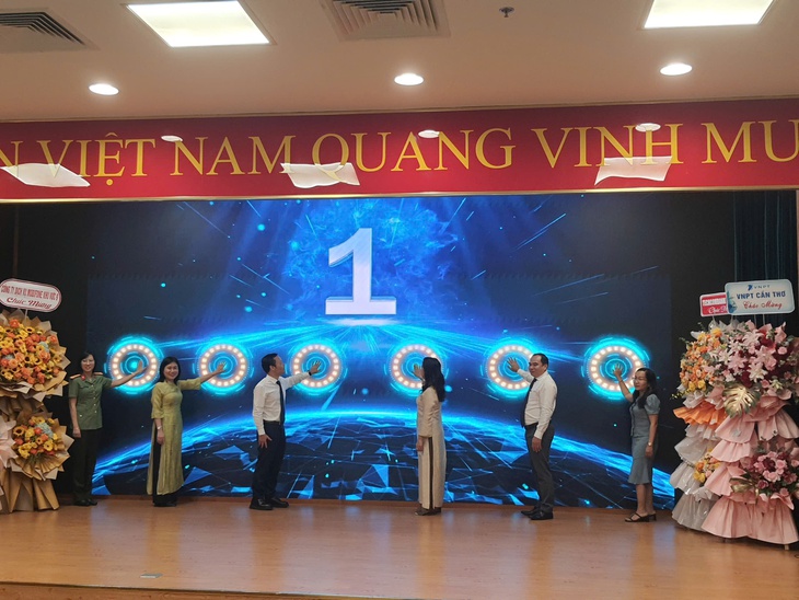 Cần Thơ hoàn thành bệnh án điện tử, yêu cầu bỏ sổ khám bệnh giấy - Ảnh 1.