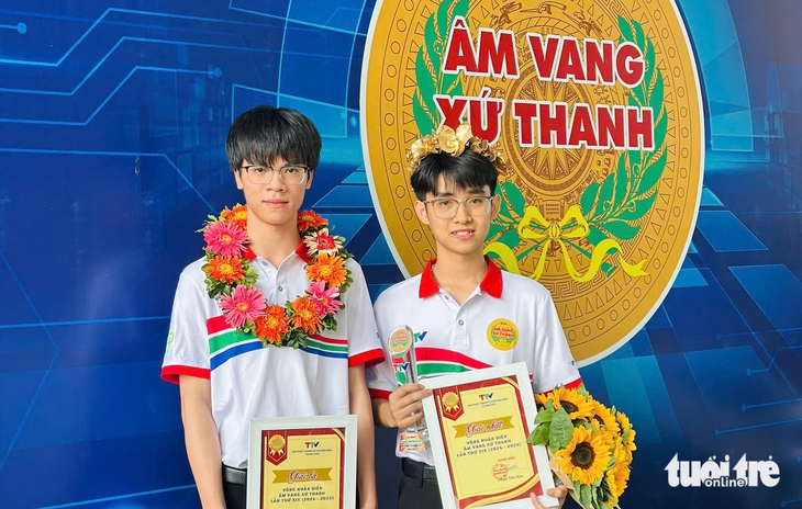 Người mẹ kế thương con chồng, cậu bé bị bỏ trước cổng chùa nay trúng tuyển Bách khoa Hà Nội - Ảnh 3.