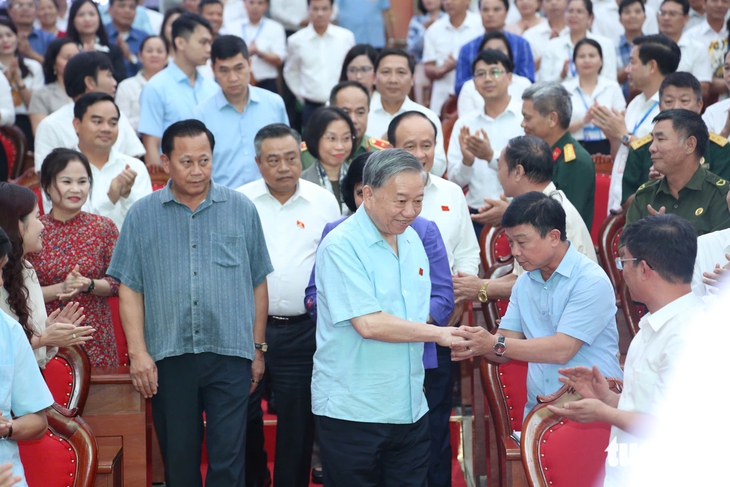 Tổng Bí thư Tô Lâm: 90% xử lý cán bộ sai phạm vừa qua là liên quan đến đất đai - Ảnh 1.
