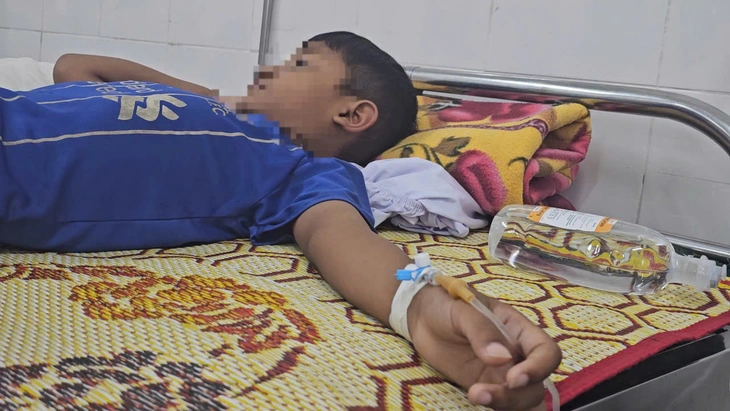 40 học sinh nghi ngộ độc ở Quảng Trị đã ra viện, chờ kết quả từ Viện Pasteur Nha Trang - Ảnh 1.