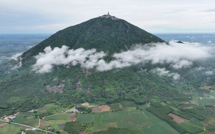Thời tiết hôm nay 1-10: Mưa to bao phủ miền Bắc, miền Nam nhiều mây, mưa rào - Ảnh 2.