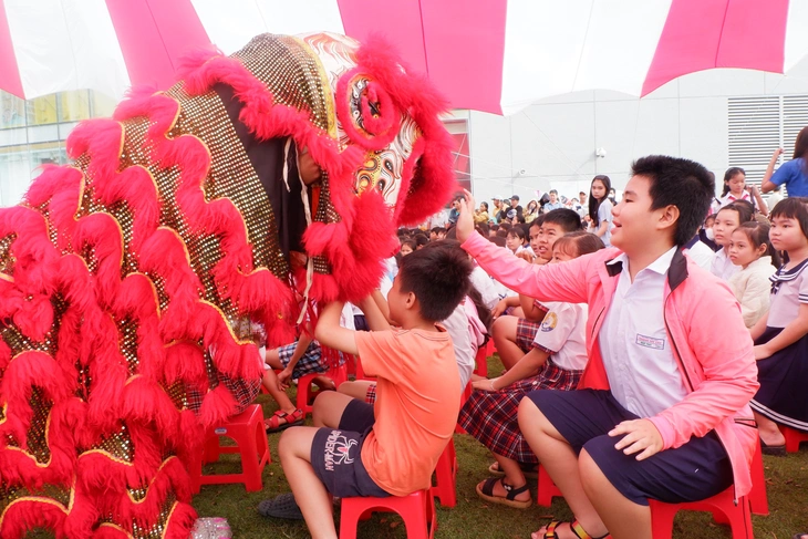 10 năm làm bánh trung thu tiếp sức bệnh nhi, bệnh nhân suy thận - Ảnh 6.