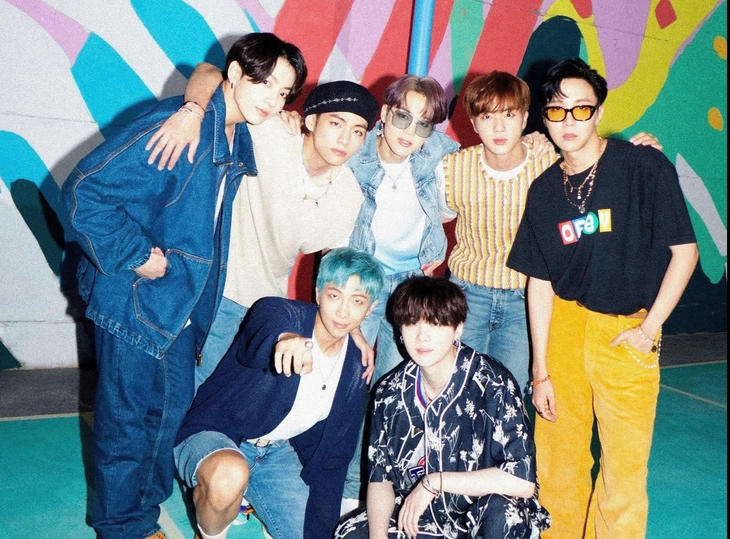 MV Dynamite của BTS vượt 2 tỉ view YouTube, lập kỷ lục mới cho K-pop - Ảnh 3.