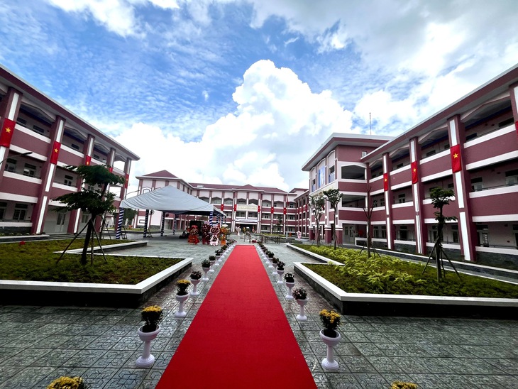 TP.HCM khánh thành 5 ngôi trường mới hàng trăm tỉ đồng - Ảnh 2.