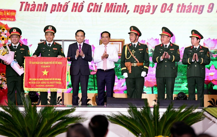 Bộ Tư lệnh TP.HCM đón nhận Huân chương Quân công hạng ba - Ảnh 4.