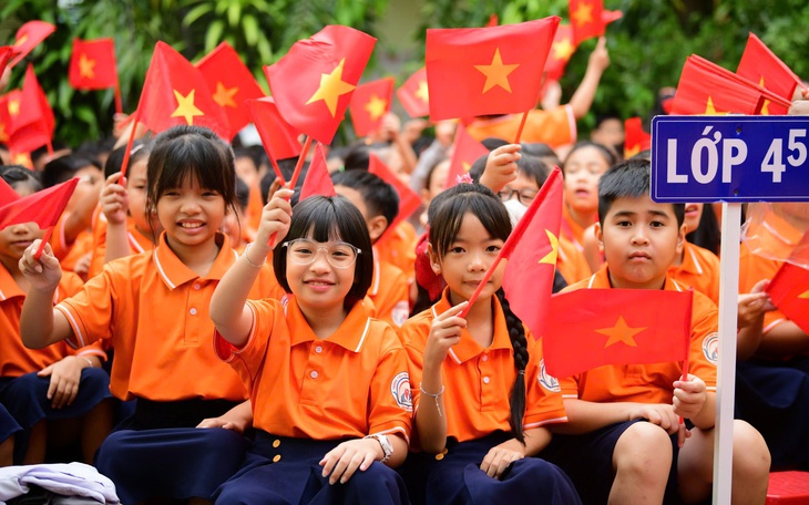 Tiếng trống trường ngày khai giảng, đâu chỉ dành cho học sinh - Ảnh 3.