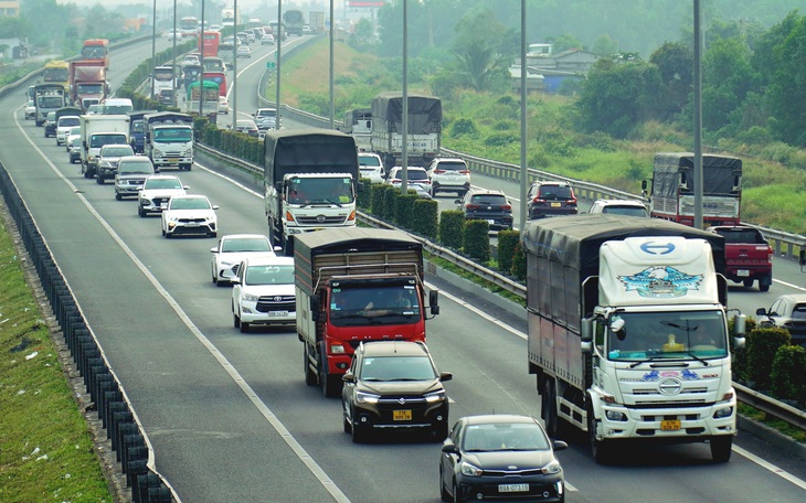 Định hình lại công nghiệp cho tầm vóc siêu đô thị - Ảnh 1.