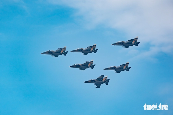 8 máy bay Yak-130 hoàn thành xuất sắc nhiệm vụ bay A80, đã về tới Tuy Hòa - Ảnh 6.