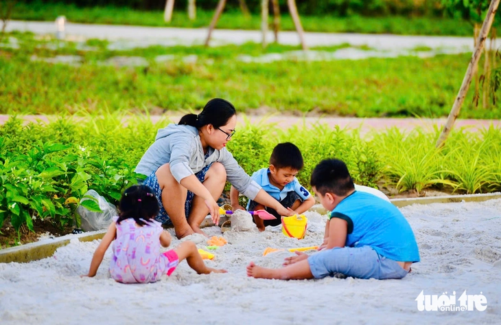 Chủ đầu tư hứa 6 tháng làm xong công viên tại TP.HCM, 3 tháng đã bàn giao - Ảnh 3.