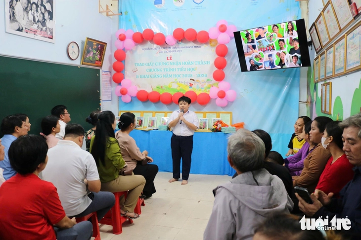 Lễ khai giảng buổi tối của lớp học đặc biệt - Ảnh 1.