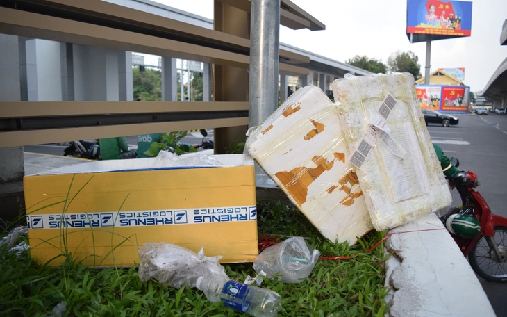 Sân bay Tân Sơn Nhất: Đừng để trễ chuyến vì nhầm 3 nhà ga - Ảnh 2.