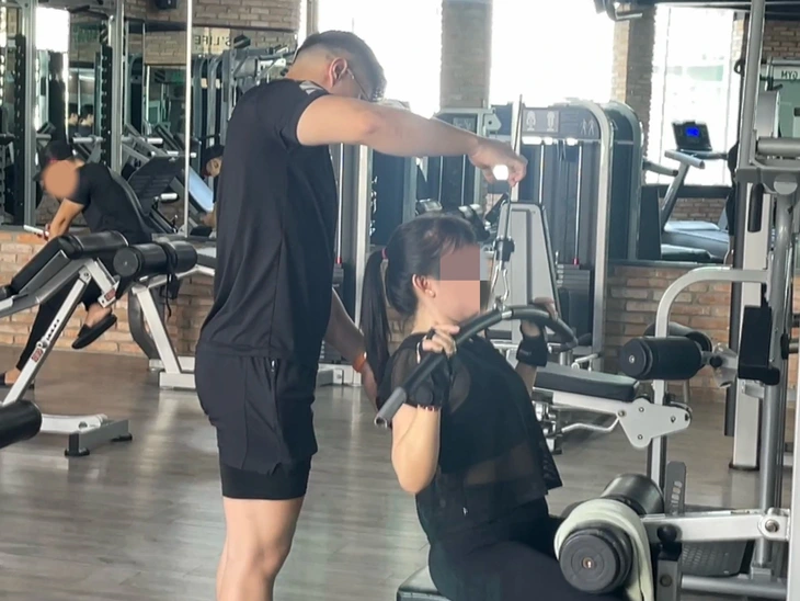 Nạn 'body shaming' và PT chèo kéo khách ở phòng gym - Ảnh 1.