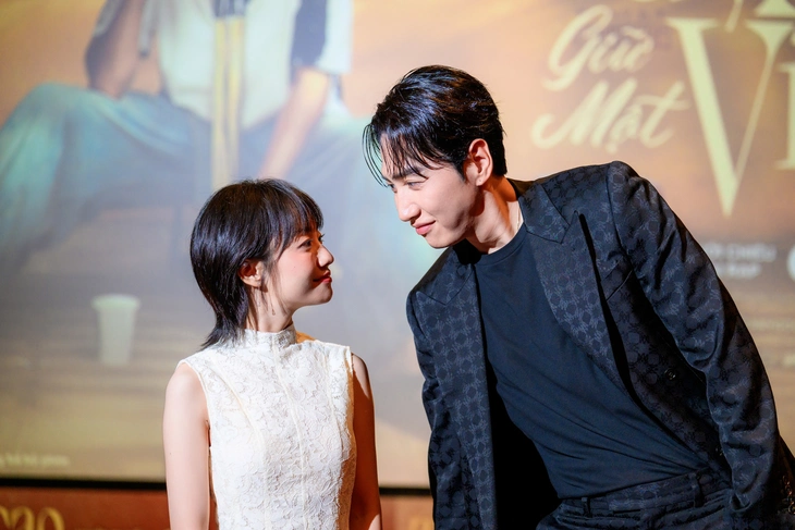 Lee Kwang Soo 'dỗi' Hoàng Hà, ôm Duy Khánh - Ảnh 2. Lee Kwang Soo - Ảnh 2.