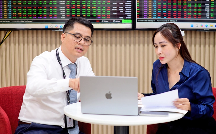 Chứng khoán Việt chờ sản phẩm mới - Ảnh 2. chứng khoán việt - Ảnh 2.