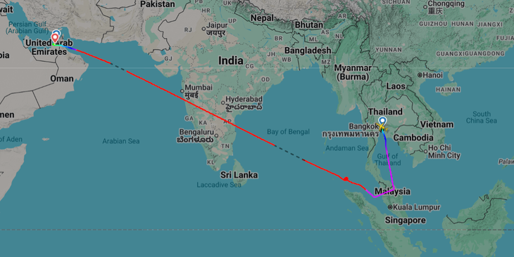 Ông Thaksin 'cua' máy bay từ Singapore sang Dubai, hứa sẽ về trước 8-9 - Ảnh 3. Ông Thaksin không thể bay đến Singapore, chuyển sang Dubai, hứa sẽ về trước 8-9 - Ảnh 3.