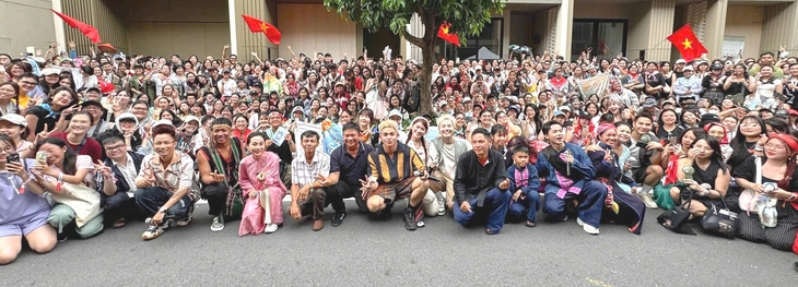 Concert Anh trai vượt ngàn chông gai chưa kết thúc mà sao nước mắt cứ rưng rưng - Ảnh 5. Anh trai vượt ngàn chông gai - Ảnh 4.