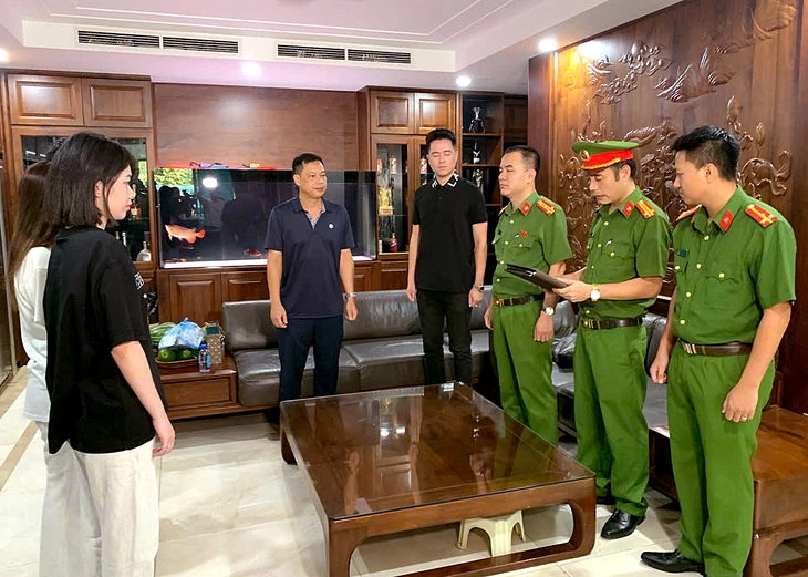 Khám xét nhà ‘Mạnh gỗ’ liên quan đến Vi ‘ngộ’ ở Thanh Hóa - Ảnh 1.
