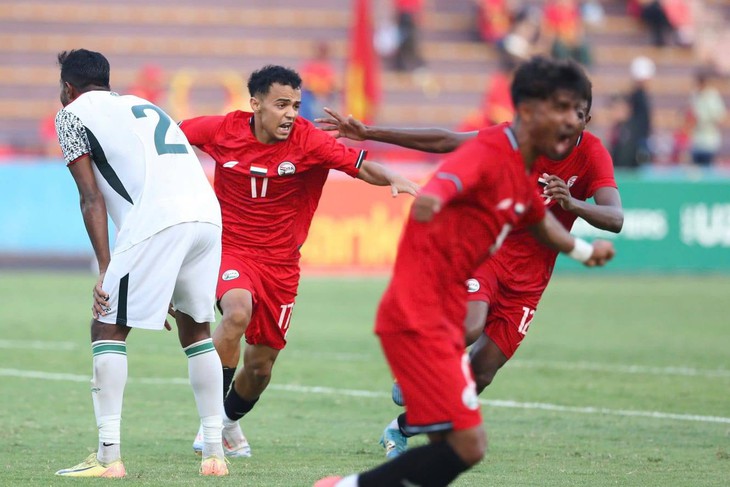 Thẻ đỏ và phút bù giờ giúp Yemen lấy ngôi đầu của U23 Việt Nam - Ảnh 1.