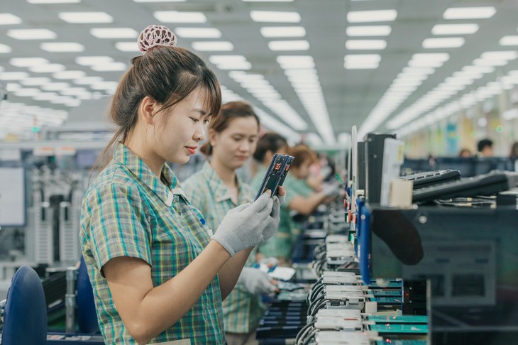 Kinh tế 8 tháng: Xuất siêu chục tỉ USD, số doanh nghiệp thành lập mới tăng vọt - Ảnh 1.