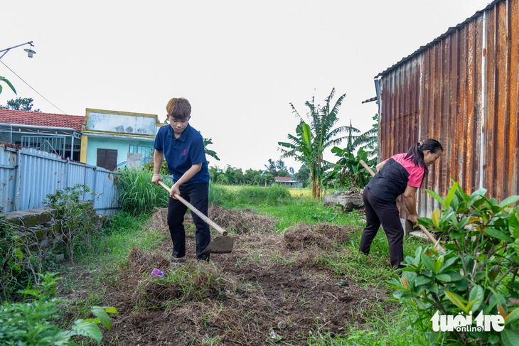 Á khoa môn Văn toàn quốc ngày nhập học chỉ có 2 triệu đồng - Ảnh 5.