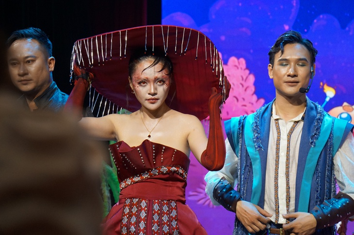 Thu Quỳnh ‘My Sói’ lần đầu diễn nhạc kịch - Ảnh 1. Thu Quỳnh - Ảnh 1.