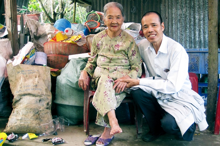 Sống trong tình thương biển trời của mẹ - Ảnh 1.