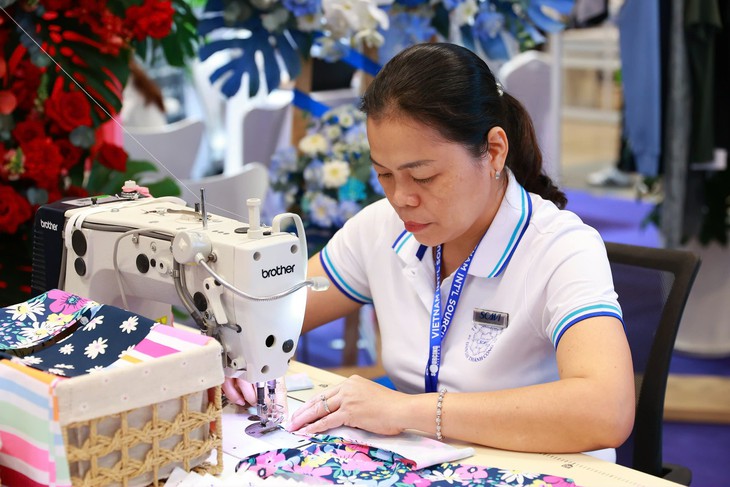 Việt Nam cần đặt mục tiêu làm 'nhạc trưởng' chuỗi giá trị dệt may trong nước- Ảnh 1. Việt Nam cần đặt mục tiêu làm 'nhạc trưởng' chuỗi giá trị dệt may trong nước - Ảnh 1.