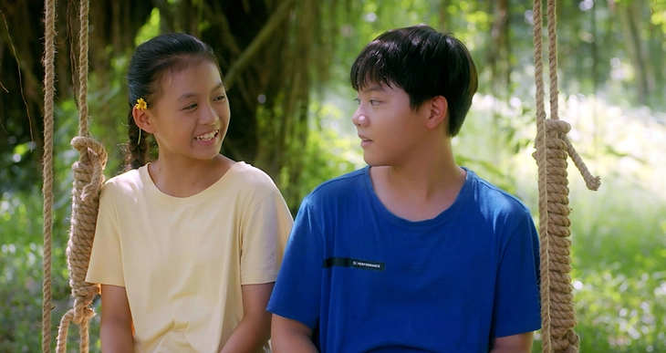 Tuổi thơ 'dữ dội' trong Cách em 1 milimet - Ảnh 2. Tuổi thơ 'dữ dội' trong Cách em 1 milimet - Ảnh 2.