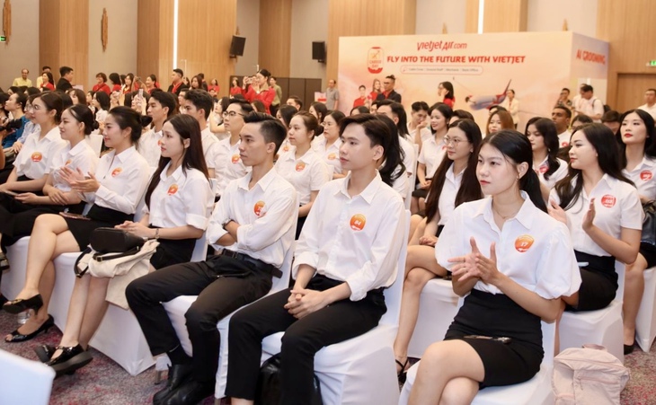 Ngày hội tuyển dụng Vietjet thu hút hàng ngàn ứng viên - Ảnh 1.