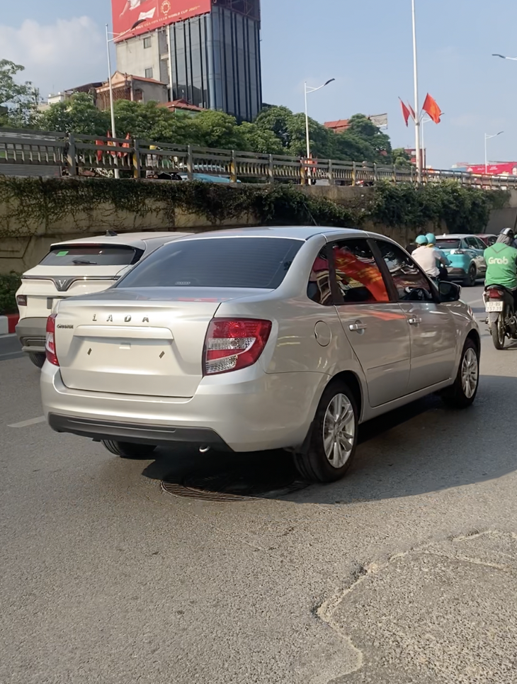 Lada Granta - Ảnh 4.