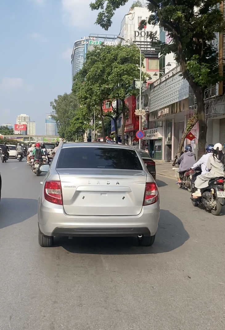 Lada Granta - Ảnh 5.