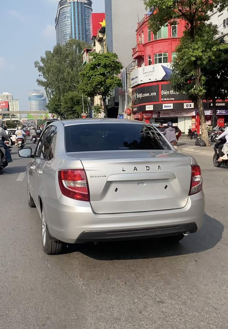 Lada Granta - Ảnh 2.