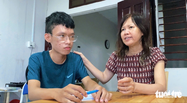Nhập học Đại học Huế, sinh viên mồ côi chỉ có 1 triệu đồng 'đóng tạm' - Ảnh 4.