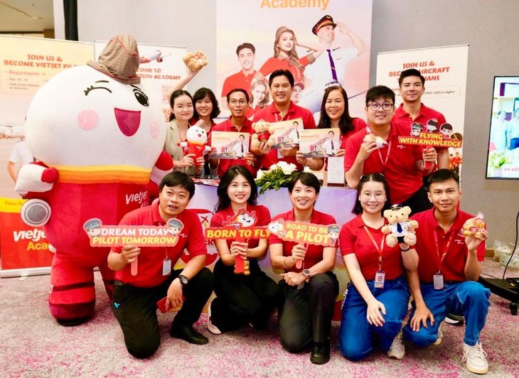 Ngày hội tuyển dụng Vietjet thu hút hàng ngàn ứng viên - Ảnh 7.