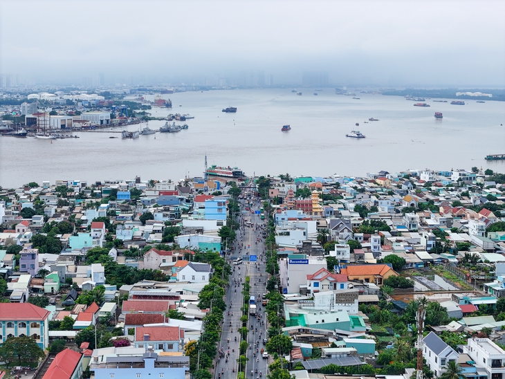 Bước đột phá để TP.HCM trở thành cửa ngõ logistics Đông Nam Á - Ảnh 1.