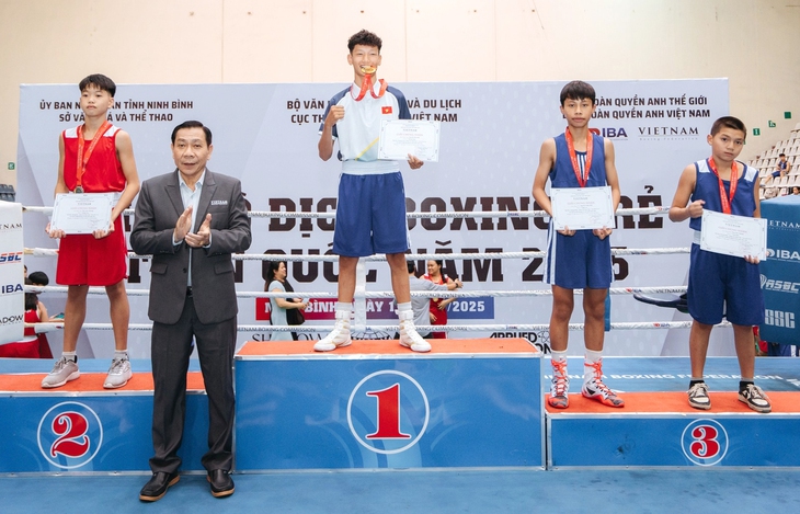 Chủ tịch Liên đoàn Quyền Anh Lưu Tú Bảo mất liên lạc khi sang Mỹ: - Ảnh 1. Liên đoàn Quyền anh Việt Nam vẫn hoạt động dù 'mất kết nối' với Chủ tịch Lưu Tú Bảo - Ảnh 1.