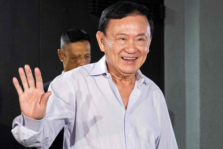 Bà Paetongtarn: Ông Thaksin sắp được giám sát đội dọn cống rãnh - Ảnh 1.