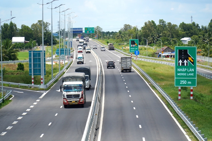 Thu phí đường cao tốc TP.HCM - Trung Lương - Mỹ Thuận trước và sau khi mở rộng thế nào? - Ảnh 3.