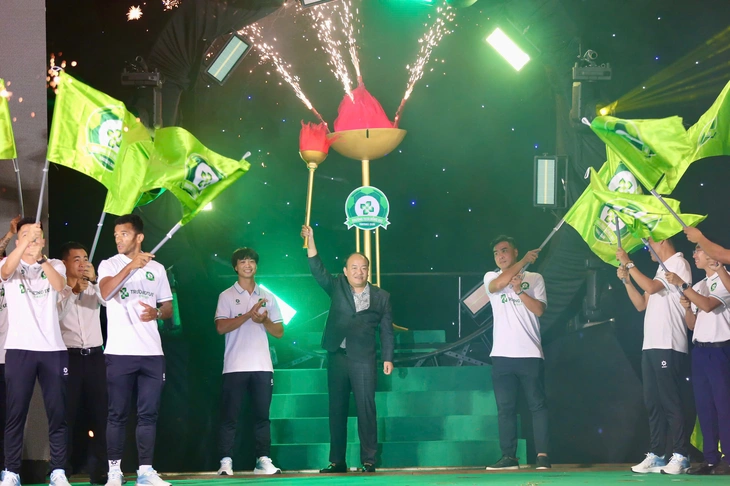 CLB Trường Tươi Đồng Nai xuất quân hoành tráng, quyết lên chơi V-League - Ảnh 2.